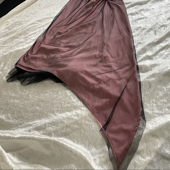 Pink and black one-shoulder asymmetrical formal dress with slit - Picture 10 of 15